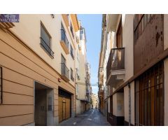 PLAZA DE GARAJE JUNTO A ALHAMAR Y CORTE INGLÉS.