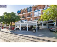 Venta por jubilación, de local + cafetería + restaurante en Armilla, frente a la parada del Metro.