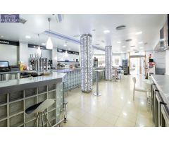 Venta por jubilación, de local + cafetería + restaurante en Armilla, frente a la parada del Metro.