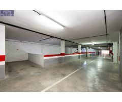 Comoda plaza de garaje en Villarejo, junto Camino de Ronda. Cerca de parada de bus y metro.