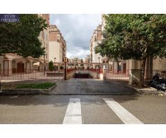 Comoda plaza de garaje en Villarejo, junto Camino de Ronda. Cerca de parada de bus y metro.