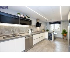 PRECIOSA CASA EN ZONA PARQUE ALMUNIA