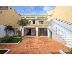 CASA EN PLENO CENTRO DE ARMILLA