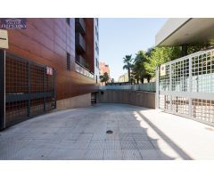SE VENDE PLAZA DE APARCAMIENTO AMPLIA EN PARQUE LAGOS