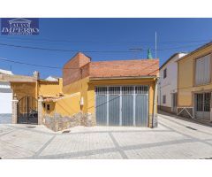 Bonita casa cueva con garaje en pleno centro de Guadix.