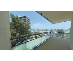 Se vende piso de altas calidades con vistas a la playa