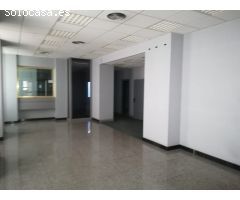 Se vende local comercial bien situado en Alcoy.