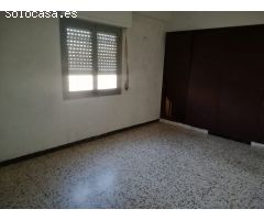 Se vende piso en Pinoso 45727 Euros.