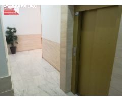 SE vende mangnifico piso con garaje, trastero y ascensor en Monovar.