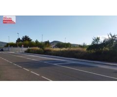 SOLAR URBANIZADO QUE SEGÚN LA NORMATIVA DA PARA HACER 6 ADOSADOS.