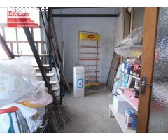 Local comercial en avenida principal