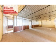 Nave industrial distribuida en 3 plantas