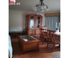 Estupenda casa dividida en piso y dúplex con 2 garajes