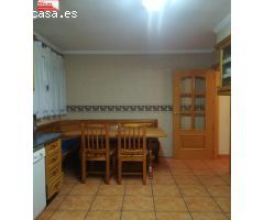 Estupenda casa dividida en piso y dúplex con 2 garajes