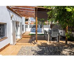 UNA GRAN CASA PARA 2 FAMILIAS