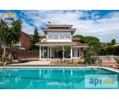 EXCLUSIVA CASA EN VILASSAR DE DALT CON PISCINA Y GARAJE PARA 3 COCHES