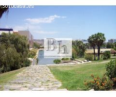 BLANHOGAR VENDE PISO CON TERRAZA EN CAMPANILLAS!!!