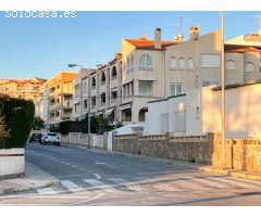 Tu hogar junto al Mediterráneo: adosado en primera línea de playa!