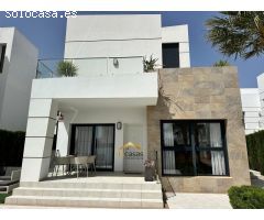 Impresionante Villa con piscina y solárium: el hogar de tus sueños existe