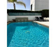 Impresionante Villa con piscina y solárium: el hogar de tus sueños existe