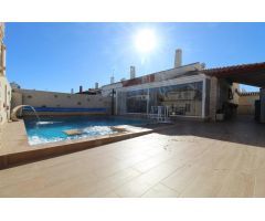 Espectacular chalet con piscina privada con agua salada y calefaccion
