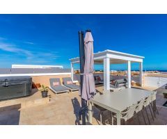 ÁTICO DE LUJO CON ESPECTACULARES VISTAS AL MAR MEDITERRÁNEO Y A LAS MONTAÑAS