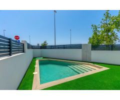 Exclusiva villa unifamiliar con piscina y jardín