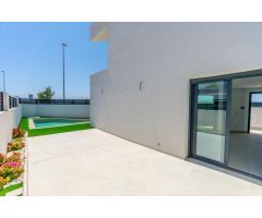 Exclusiva villa unifamiliar con piscina y jardín
