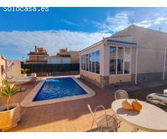 ¡¡OPORTUNIDAD!! VILLA INDEPENDIENTE CON PISCINA PRIVADA