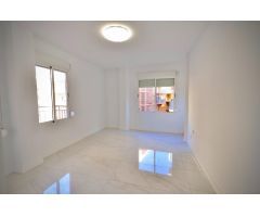 Apartamento reformado con vistas al mar