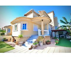 Chalet independiente en San Miguel con plaquas solares