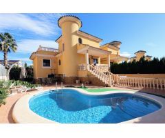 Chalet Independiente con Piscina Privada en Orihuela Costa Pau 26