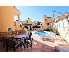 Chalet Independiente con Piscina Privada en Orihuela Costa Pau 26
