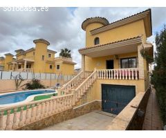Chalet Independiente con Piscina Privada en Orihuela Costa Pau 26