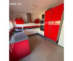 CHALET PAREADO CON PISCINA Y GRAN PARCELA EN LOS BALCONES,