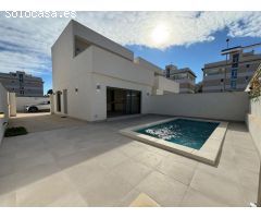 Chalet Pareado a Estrenar con Piscina Privada cerca de Zenia Boulevard, Orihuela Costa