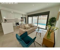 Chalet Pareado a Estrenar con Piscina Privada cerca de Zenia Boulevard, Orihuela Costa