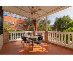 Chalet en Córdoba zona Carretera del Aeropuerto con dos viviendas independientes