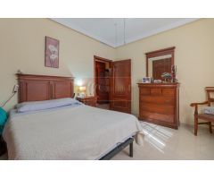 Chalet en Córdoba zona Carretera del Aeropuerto con dos viviendas independientes