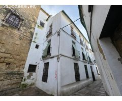 CASA DE TECHOS ALTOS EN PLENA JUDERÍA, CORDOBA