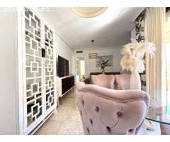 Exclusivo piso de 2 dormitorios con terraza, patio privado y piscina comunitaria.