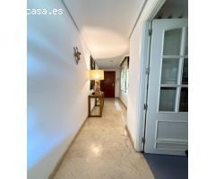 Exclusivo piso de 2 dormitorios con terraza, patio privado y piscina comunitaria.