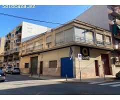 Se vende edificio en Altabix a 2 calles!Actualmente con 2 viviendas en Planta Alta, locales y sótano