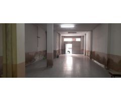 Local comercial con un baño con 4,5 de fachada y 3,5 de altura