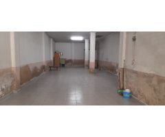 Local comercial con un baño con 4,5 de fachada y 3,5 de altura
