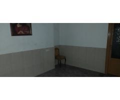 Local comercial con un baño con 4,5 de fachada y 3,5 de altura
