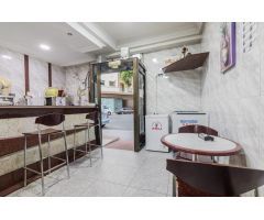 Se venden 2 locales: uno en funcionamiento como cafetería y otro contiguo con salida a C/ Eslava!
