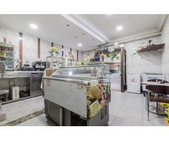 Se venden 2 locales: uno en funcionamiento como cafetería y otro contiguo con salida a C/ Eslava!