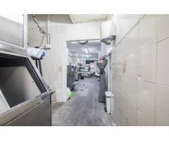 Se venden 2 locales: uno en funcionamiento como cafetería y otro contiguo con salida a C/ Eslava!