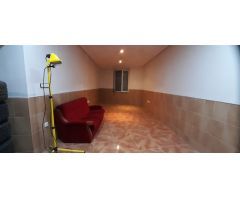 Planta baja ubicada en el centro histórico de Novelda.  Rodeada de todo tipo de servicios: supermerc
